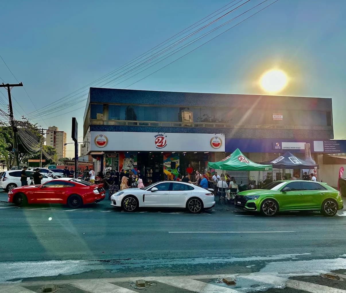 Ambiente Parada 21 com chopp servido
